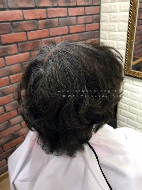 ���з�����Ůʿ�ٷ�Ʒ�Ƹ���Ľ˿ʱ�мٷ�����Ƶ�ÿ��Ͷ����϶����˵�����3
